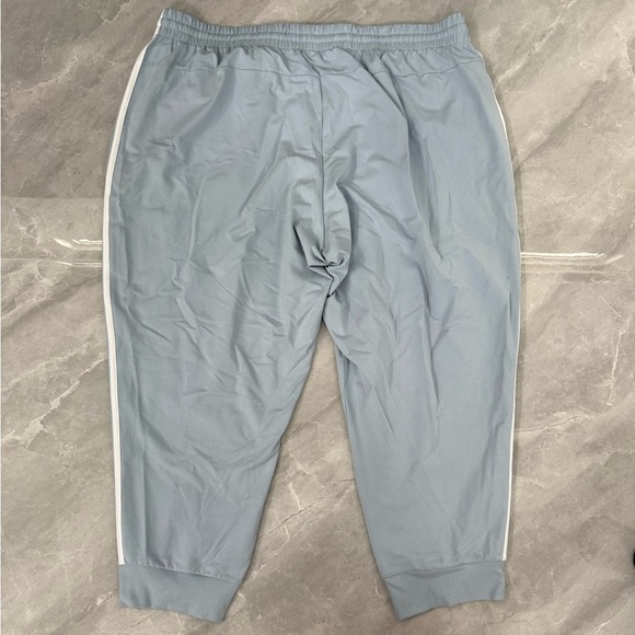Women’s Adidas Essentials 3-Stripes Athletic Cuffed Pants 4X Plus Size - Picture 11 of 16